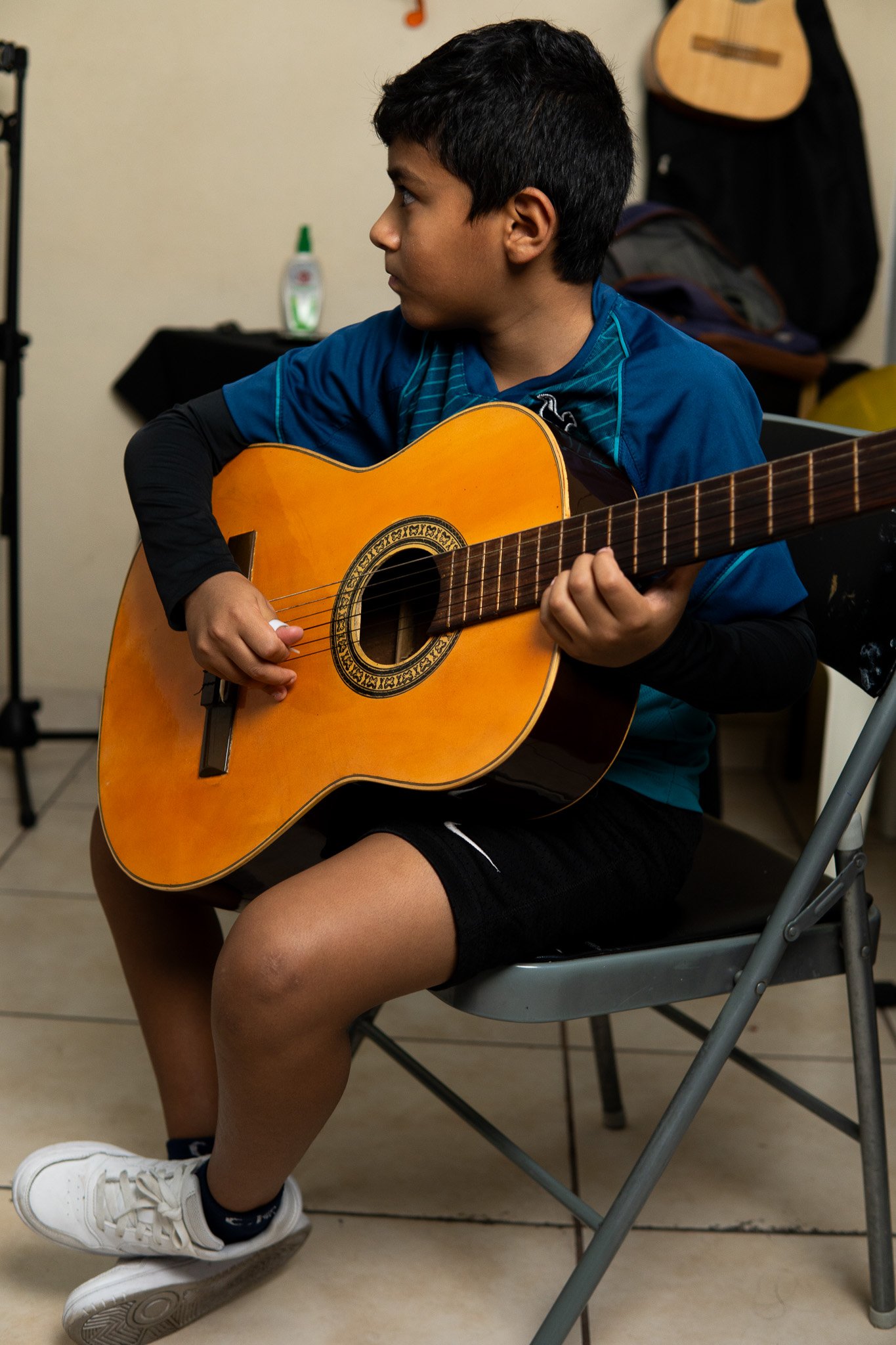 Los beneficios de aprender a tocar un instrumento musical.